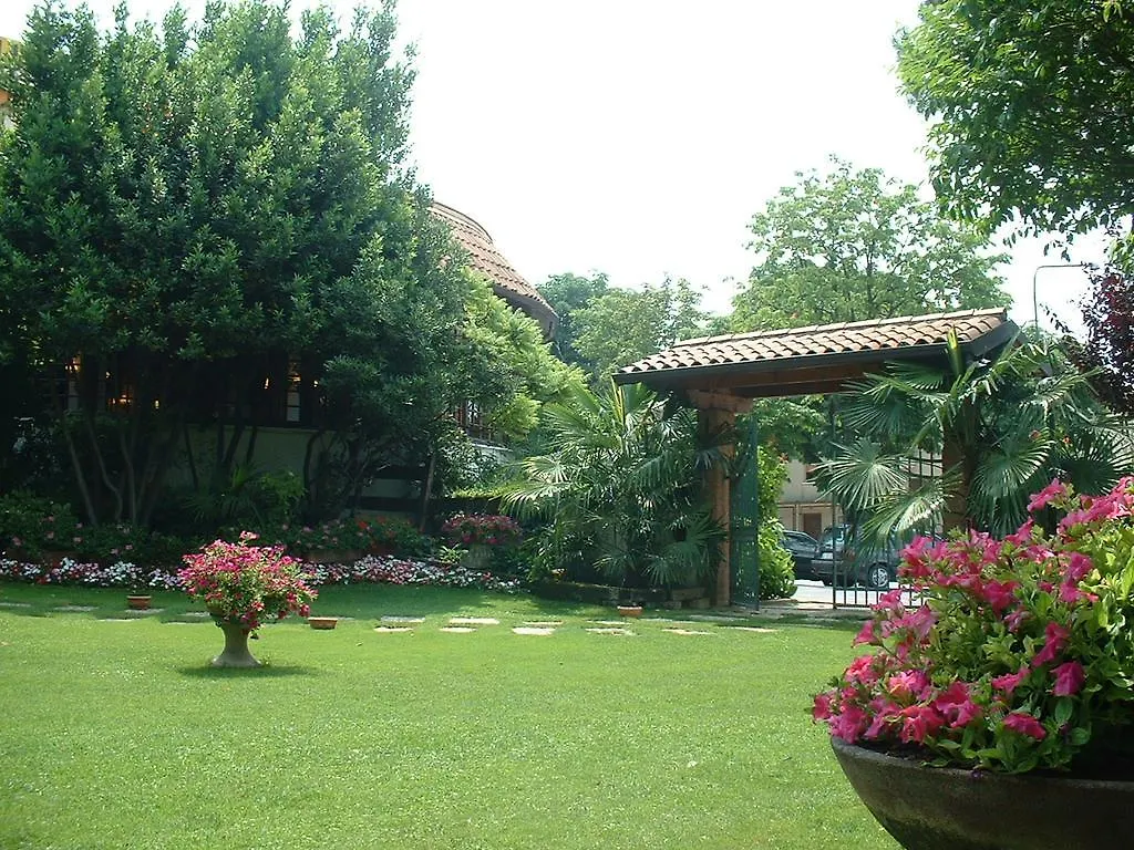 Hotel Il Rustichello Lonato Italy