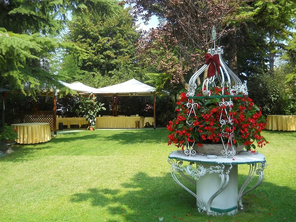 Hotel Il Rustichello Lonato 3*,